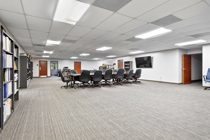 More Photos Of 2725 Center Pl, Melbourne Research And Development For Sale