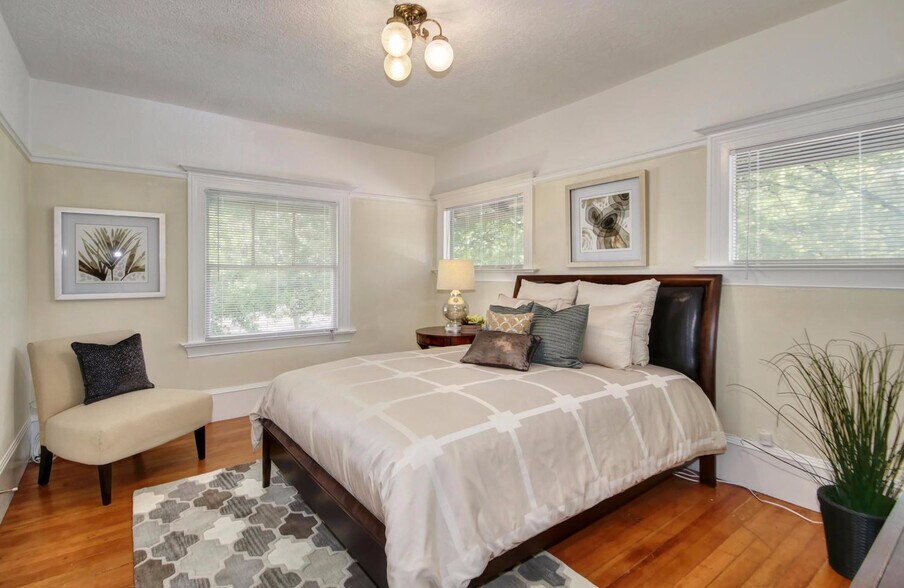 More Photos Of 1901-1903 H St, Sacramento Apartments For Sale