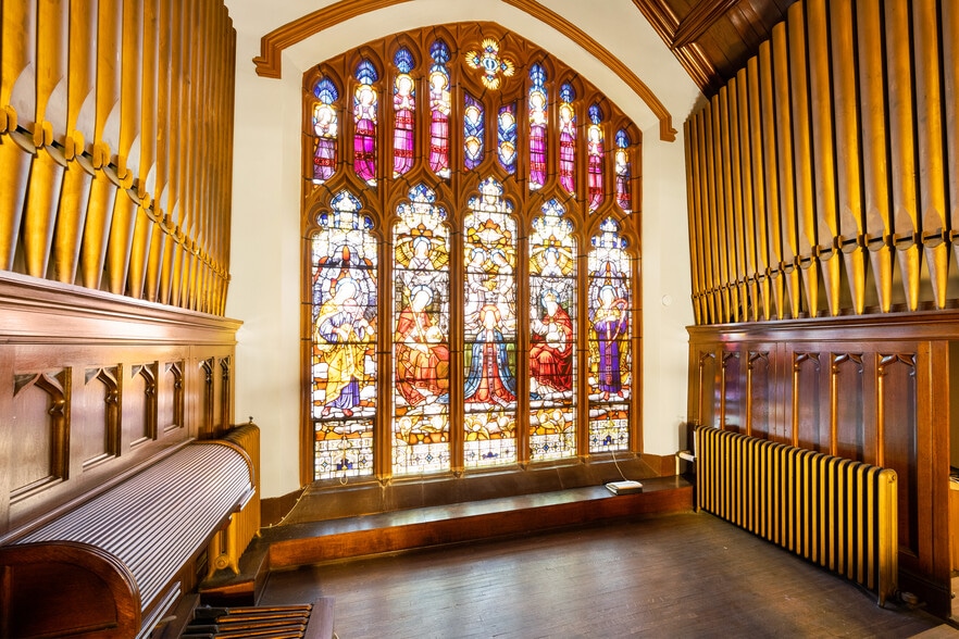 More Photos Of 94 Shoshone st, Buffalo Religious Facility For Sale