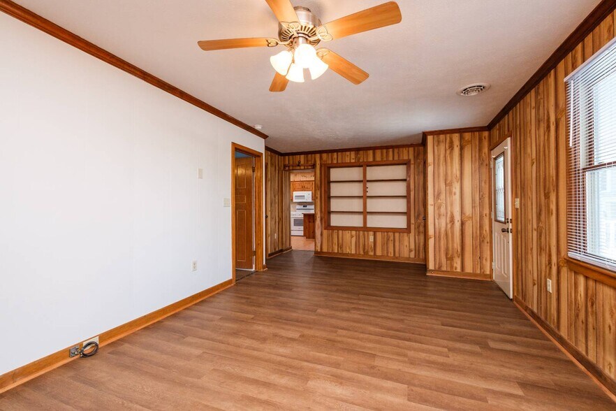 More Photos Of 9604 S Congress St, New Market Office For Sale