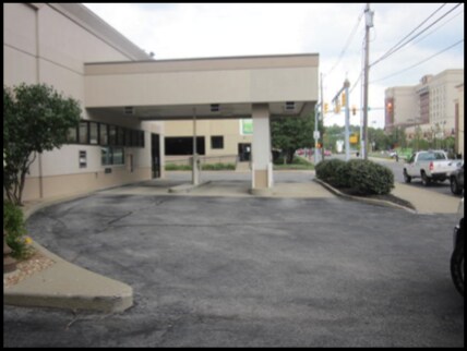 More Photos Of 2 N 4th St, Lafayette Office For Sale