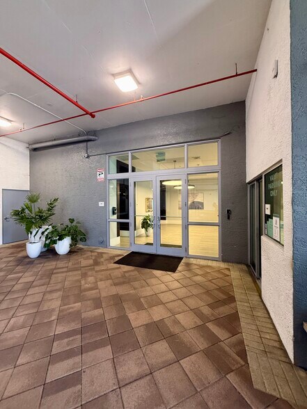 More Photos Of 140 S Dixie Hwy, Hollywood Apartments For Sale