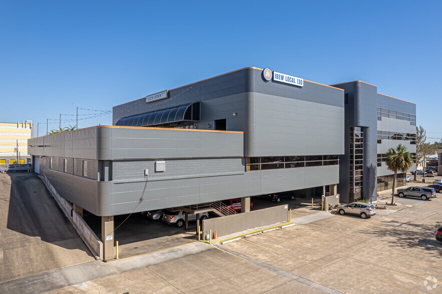 More Photos Of 3200 Ridgelake Dr, Metairie Office For Lease