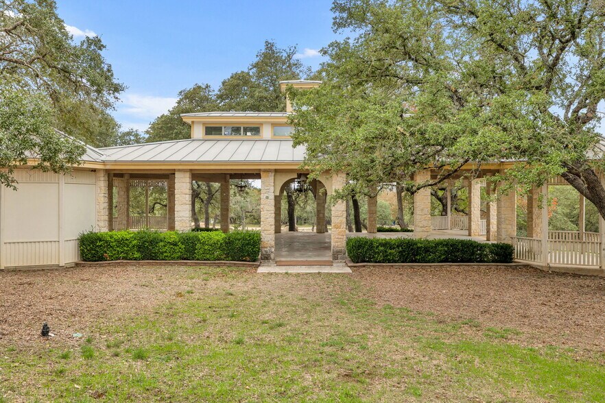 More Photos Of 251 Circle Dr, Wimberley Hospitality For Sale