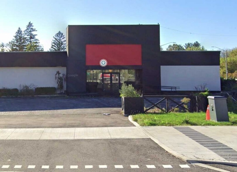 More Photos Of 11488 Yonge St, Richmond Hill Freestanding For Lease