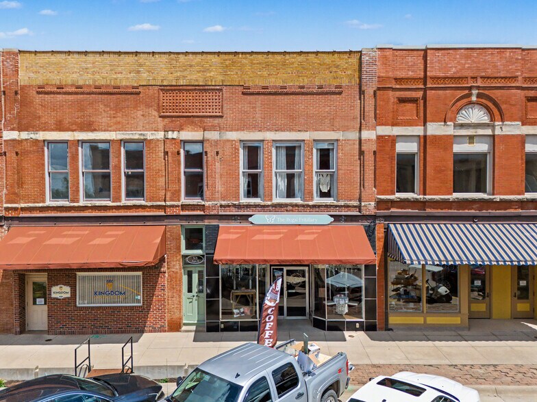 More Photos Of 806 12th St, Belle Plaine Storefront Retail Residential For Sale