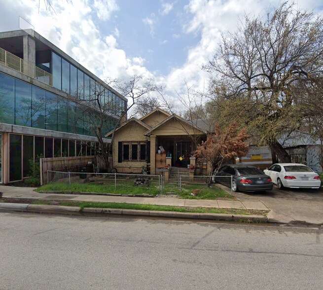 More Photos Of 1409 E Cesar Chavez St, Austin General Retail For Sale