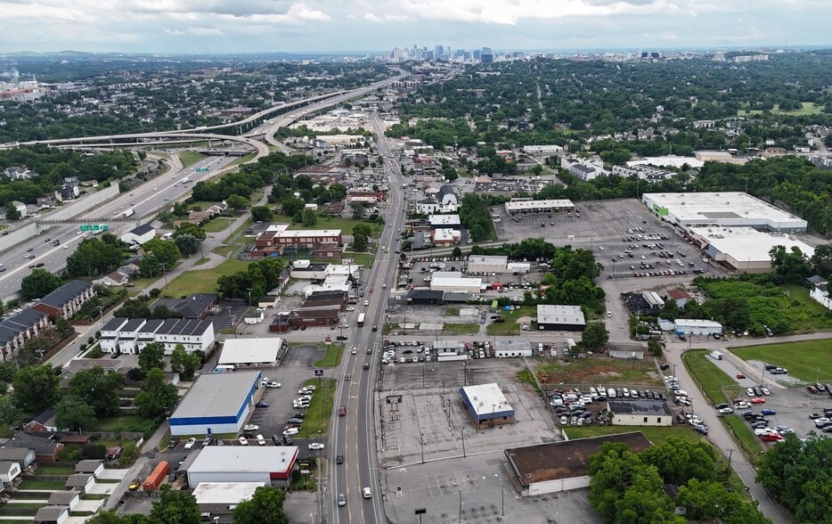 More Photos Of 6005 Charlotte Pike, Nashville Freestanding For Lease