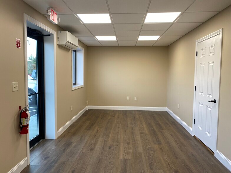 More Photos Of 4 Ricketts Pond Dr, Carver Warehouse For Lease