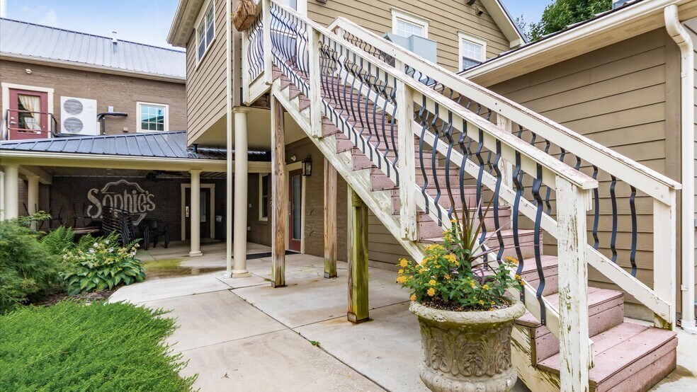 More Photos Of 120 W Main St, Somerset Flex For Sale