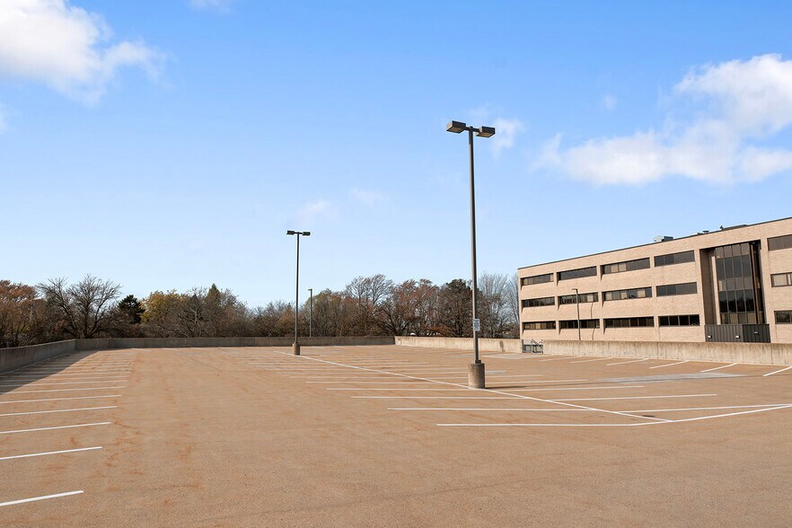 More Photos Of 9801 S Dupont Ave, Bloomington Office For Lease