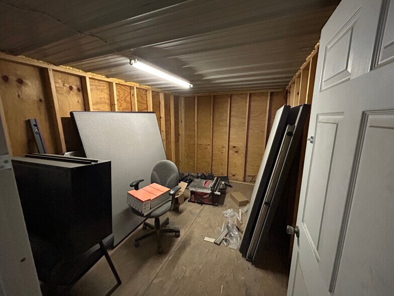 More Photos Of 829 Rolling View Ln SE, Pine Island Warehouse For Sale