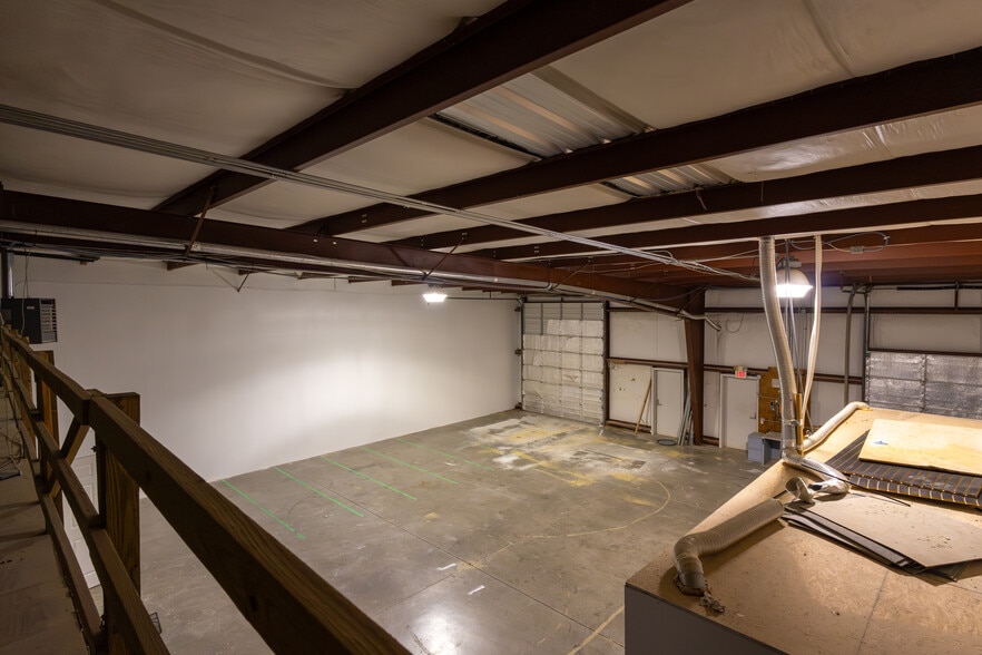 More Photos Of 1009 Industrial Ct, Suwanee Warehouse For Lease