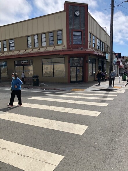 More Photos Of 2201-2209 Irving St, San Francisco Storefront Retail Office For Lease