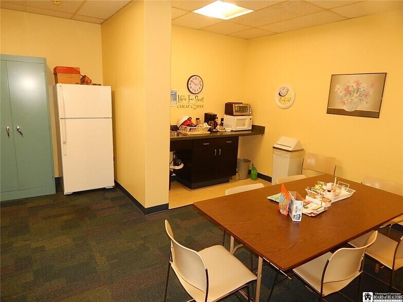 More Photos Of 355 Central Ave, Fredonia Storefront Retail Office For Lease
