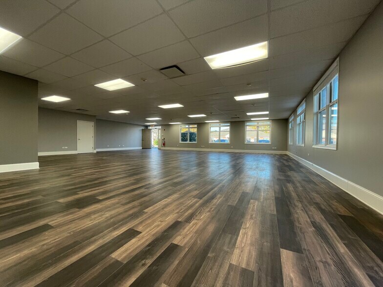 More Photos Of 16610 W 159th St, Lockport Office For Sale