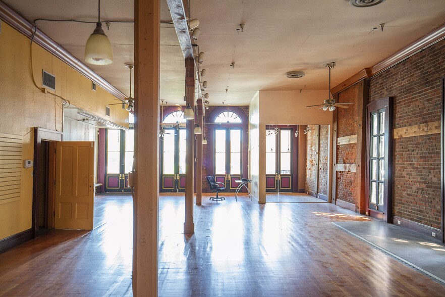 More Photos Of 112-114 J St, Sacramento Storefront Retail Office For Sale