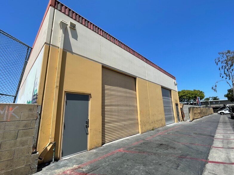 More Photos Of 900-950 S Harbor Blvd, Santa Ana Auto Repair For Lease