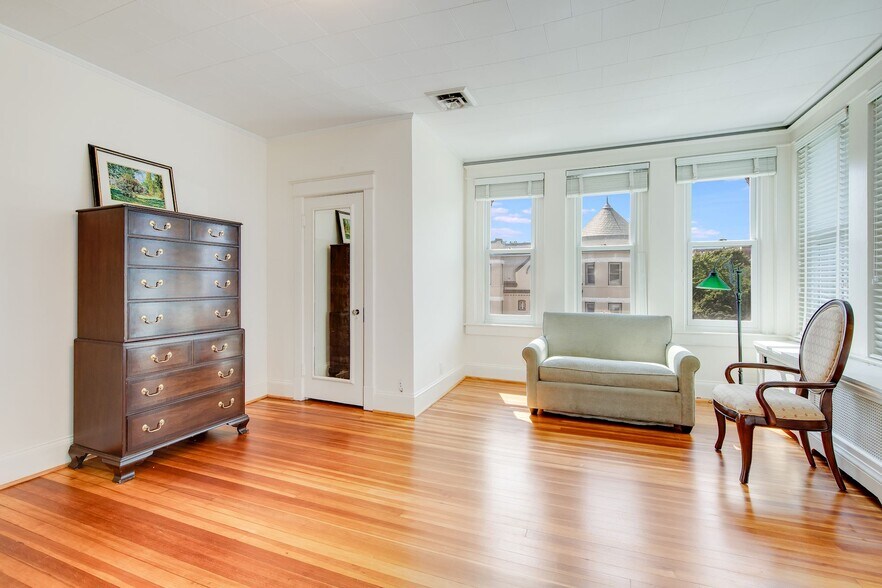 More Photos Of 1755 18th St Nw, Washington Apartments For Sale