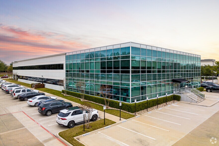 More Photos Of 5560 Tennyson Pky, Plano Office For Sale