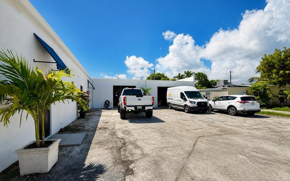 More Photos Of 5001 Georgia Ave, West Palm Beach Manufacturing For Sale
