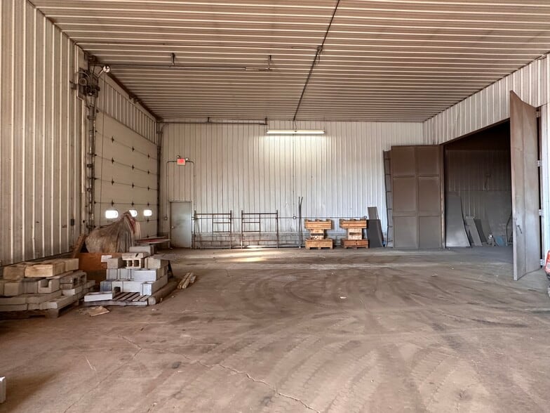 More Photos Of 3945 S Blue Star Dr, Traverse City Service For Lease