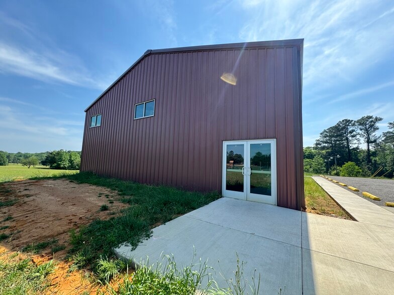 More Photos Of 2130 Country Club Rd, Palestine Golf Course Driving Range For Sale