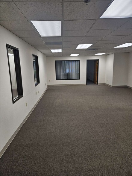 More Photos Of 9725 SW Beaverton Hillsdale Hwy, Beaverton Office For Lease