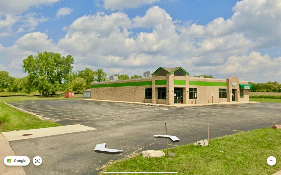 More Photos Of 7358 N Cherryvale Mall Dr, Rockford Storefront Retail Office For Lease