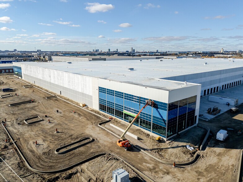 More Photos Of 8000 Dixie Rd, Brampton Unknown For Lease