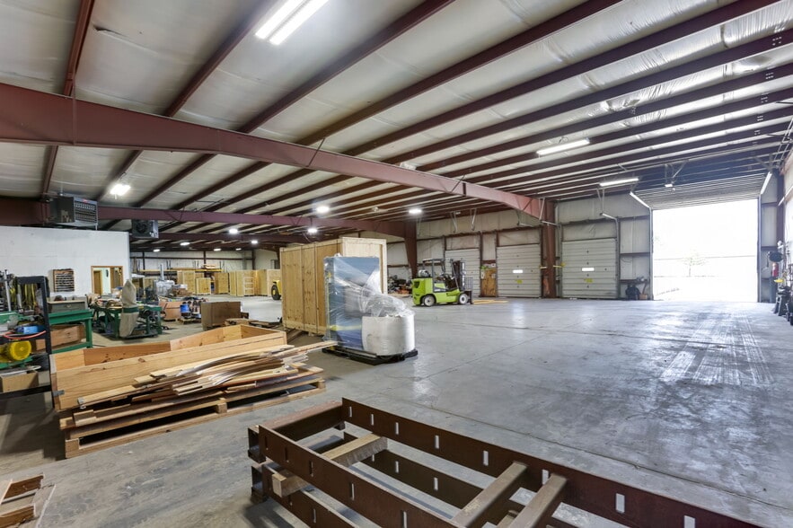 More Photos Of 2591 Harrison Rd, Columbus Warehouse For Sale