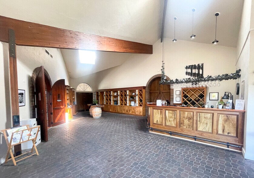 More Photos Of 27012 Briggs Hill Rd, Eugene Winery Vineyard For Sale