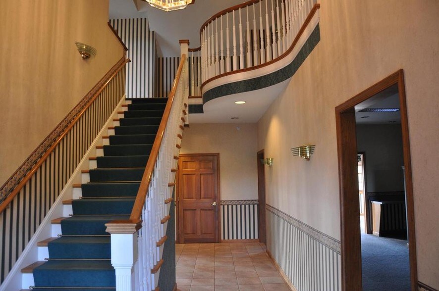 More Photos Of 2970 Corporate Ct, Orefield Medical For Lease