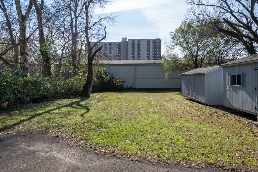 More Photos Of 130 Emmitt Ave, Madison Office For Sale