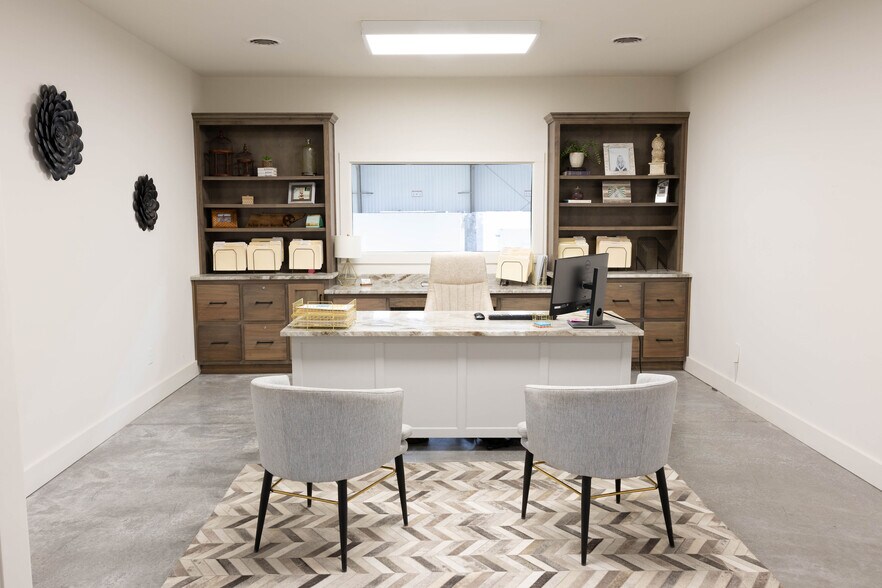 More Photos Of 5830 Highway 231 S, Castalian Springs Showroom For Sale