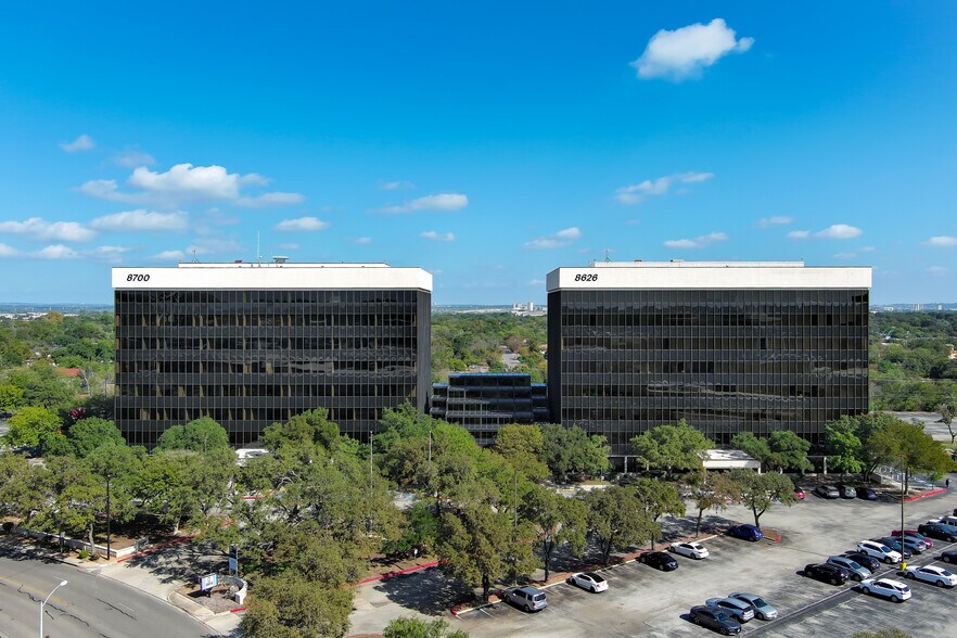 More Photos Of 8700 Tesoro Dr, San Antonio Unknown For Lease