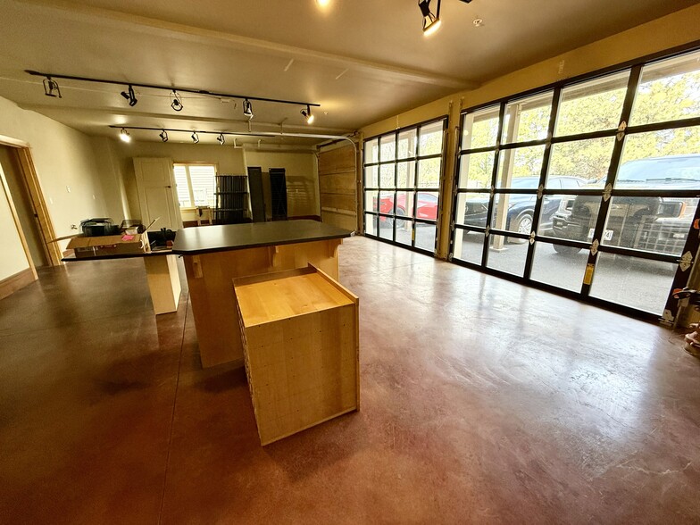 More Photos Of 593 NW York Dr, Bend Office For Lease