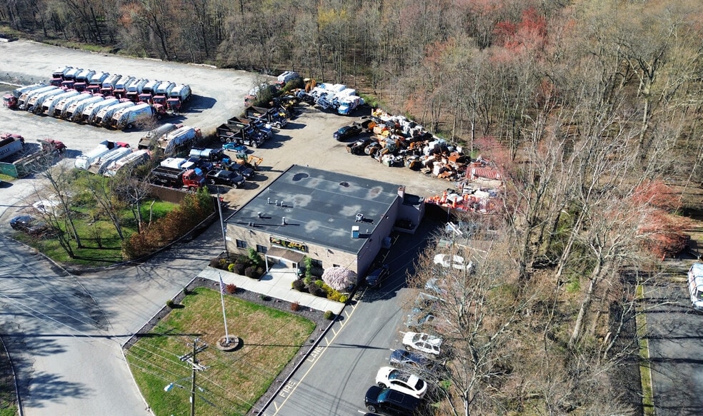 Primary Photo Of 36 Montesano Rd, Fairfield Warehouse For Lease