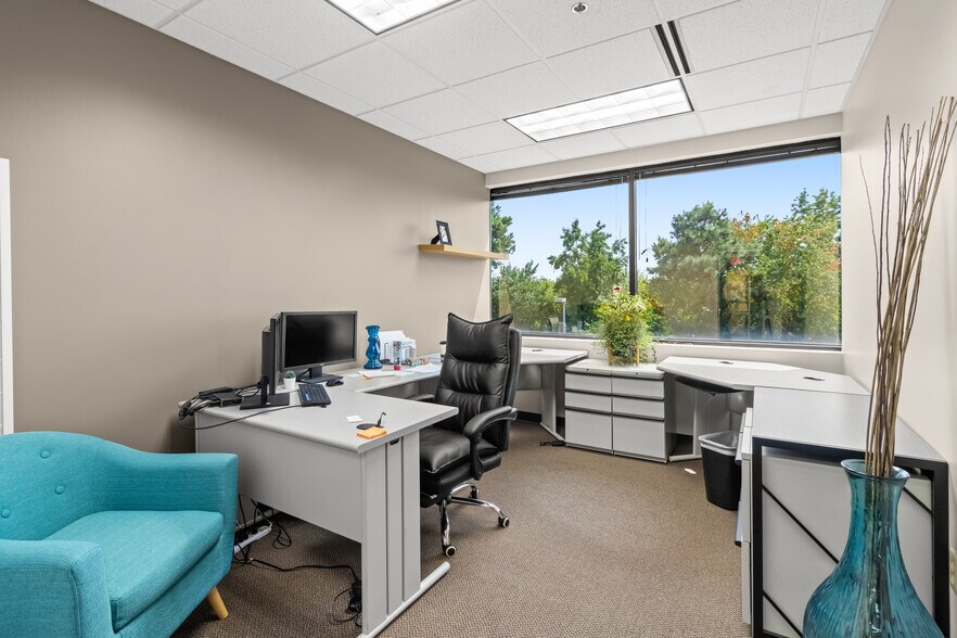 More Photos Of 192 ballard Ct, Virginia Beach Office For Lease