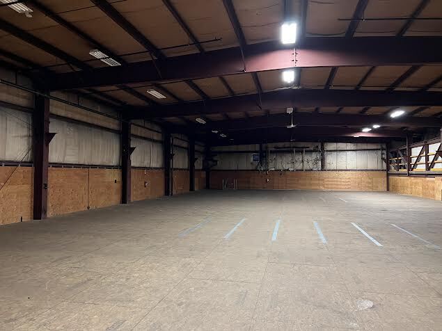 More Photos Of 4 Gator Rock Rd, Somersworth Distribution For Sale