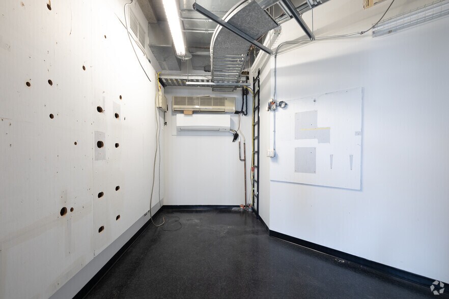 More Photos Of 2250 Boul Alfred-Nobel, Montréal Office For Lease