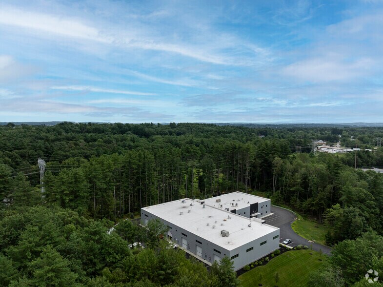 More Photos Of 6 Bellemore, Bedford Warehouse For Lease