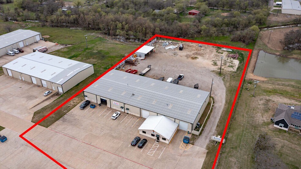 More Photos Of 350 English Trl, Venus Warehouse For Lease