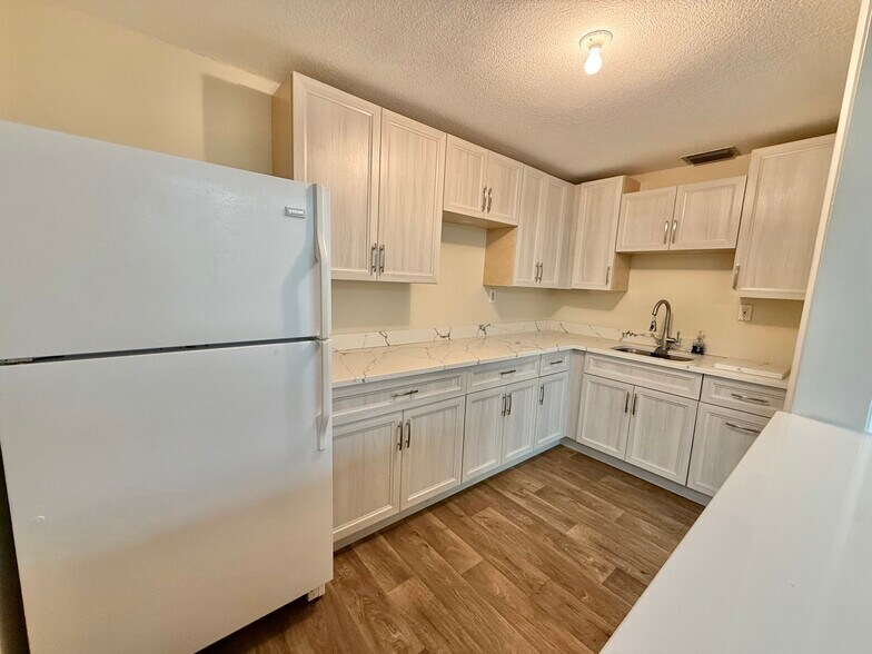 More Photos Of 442 4th Ave, Indialantic Office For Lease