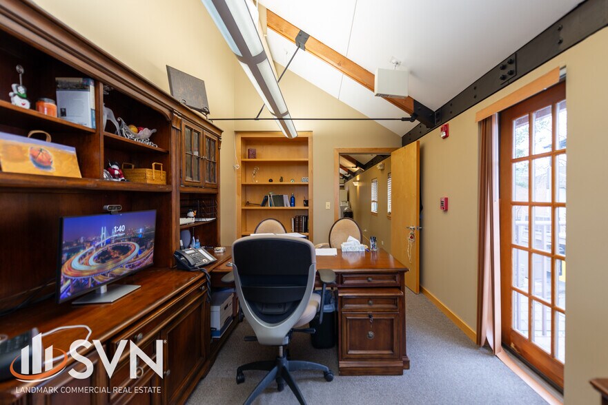 More Photos Of 22 W State St, Geneva Office For Lease