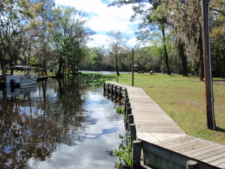 More Photos Of 217 Butler Dr, Satsuma Trailer Camper Park For Sale