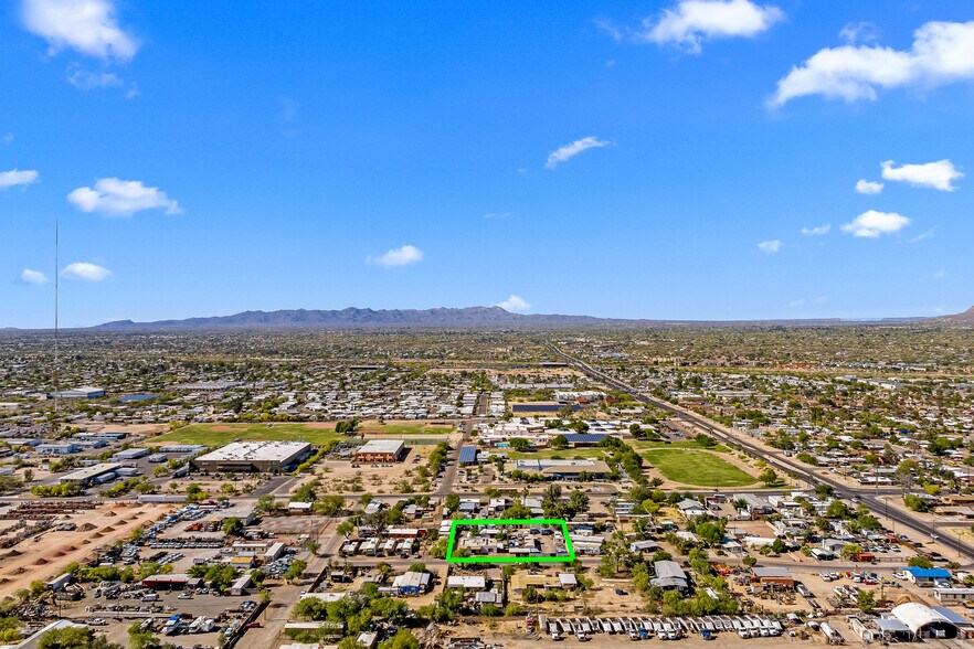 More Photos Of 2200 La Osa st, Tucson Light Distribution For Lease