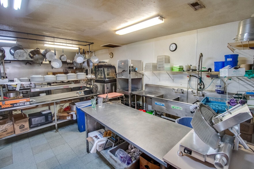 More Photos Of 223 N Pearl St, Waverly Restaurant For Sale