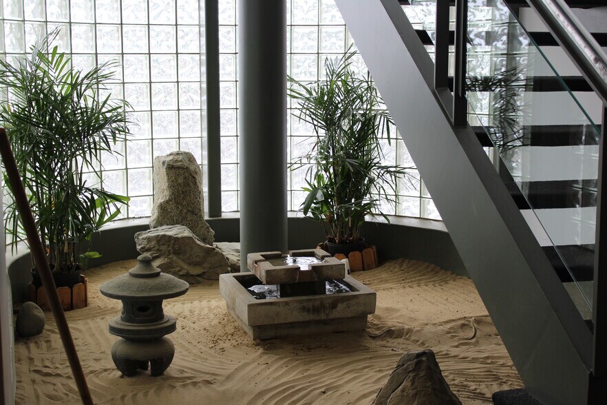 More Photos Of 199 Rosewood Dr, Danvers Office For Lease