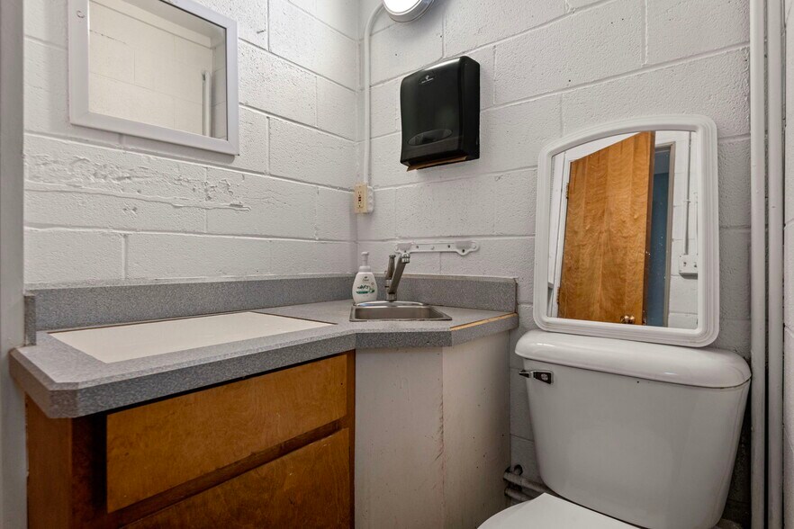 More Photos Of 16440 Finley Butte Rd, La Pine Office For Sale